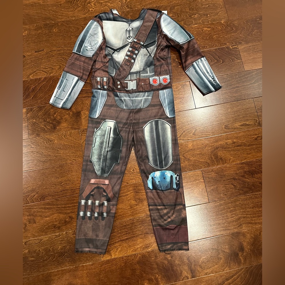 The mandalorian official kids costume size S kids